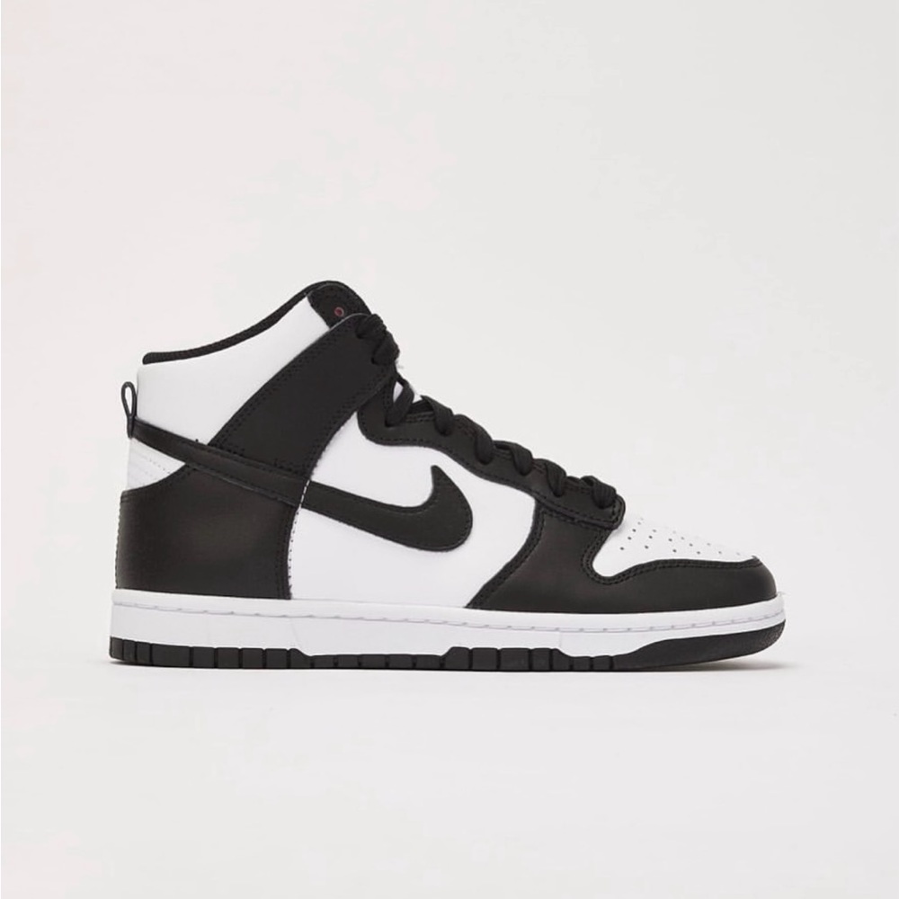 Nike Black and White Dunks Size 6.5